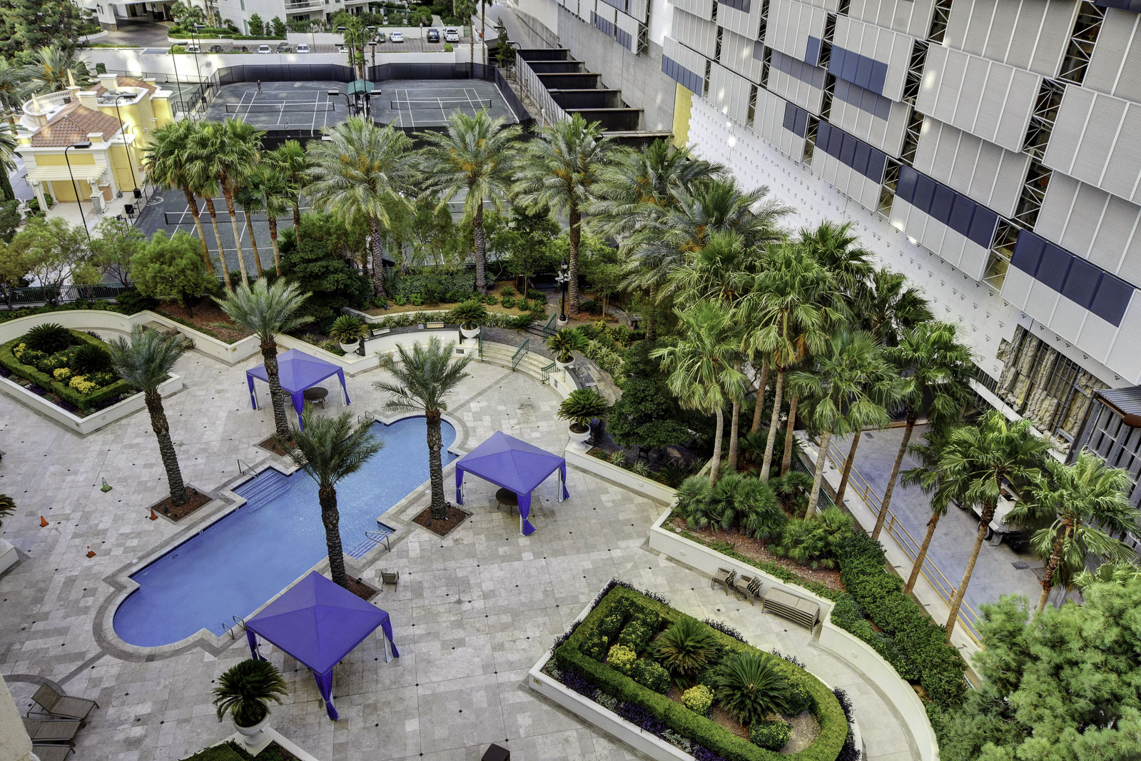 2747 Paradise Unit 806-38