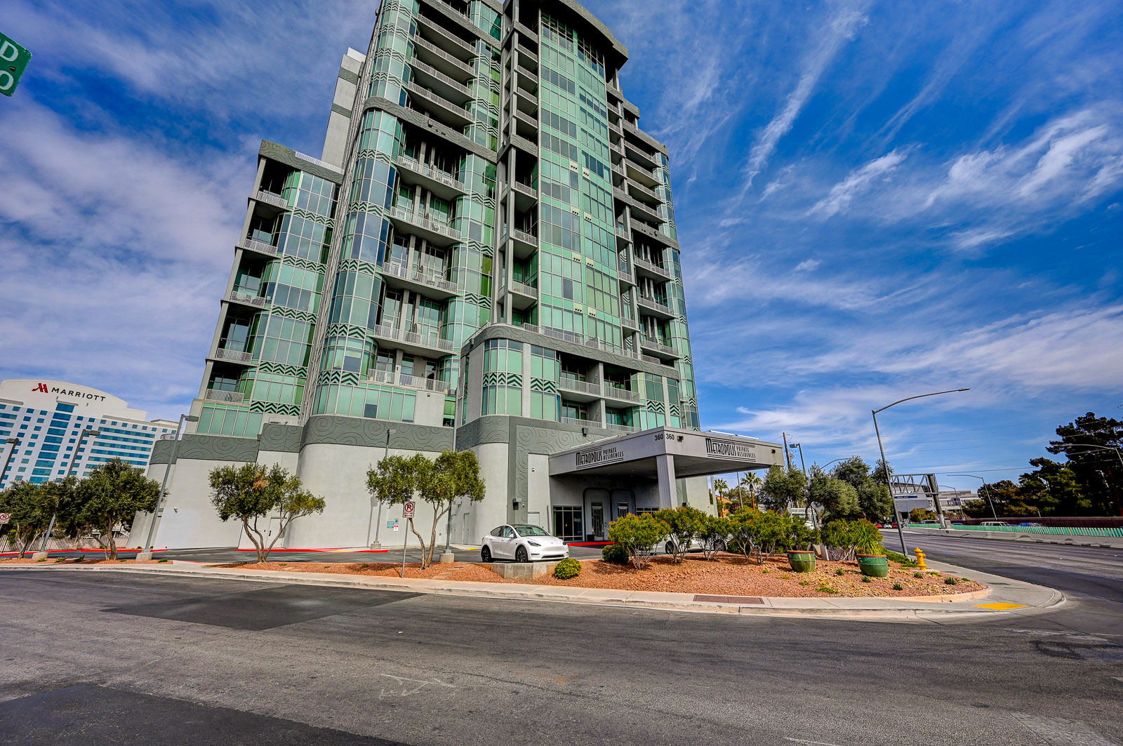 360 E Desert Inn Rd 01