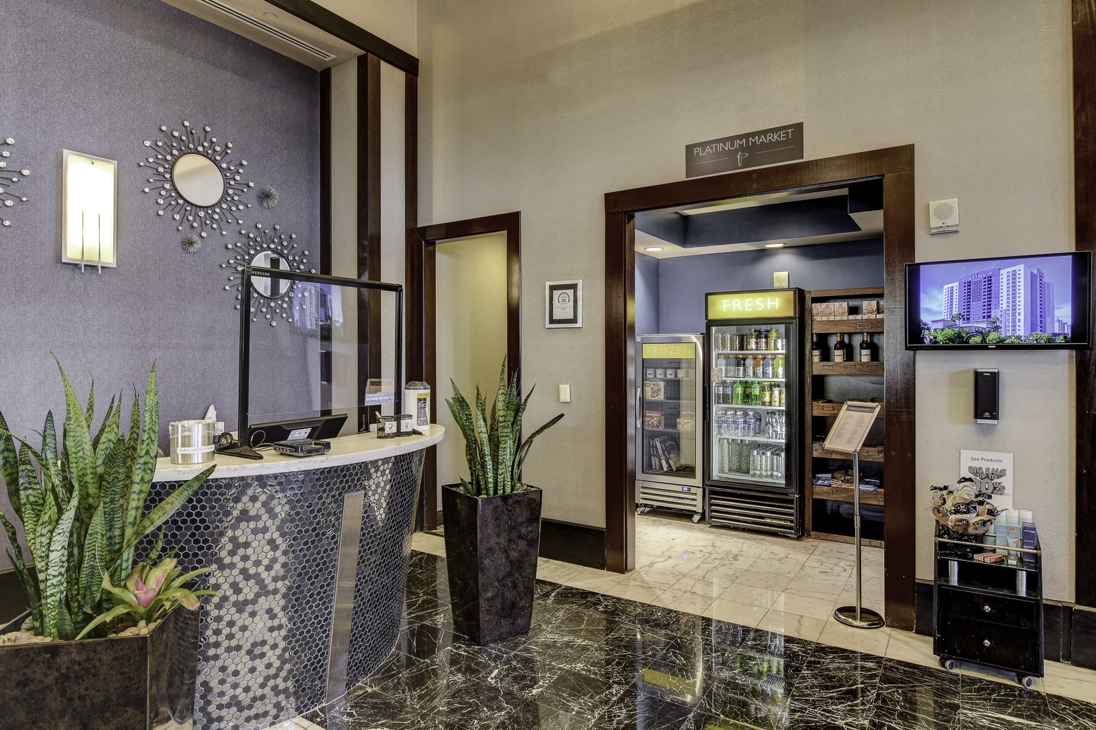 211 E Flamingo #1707-04